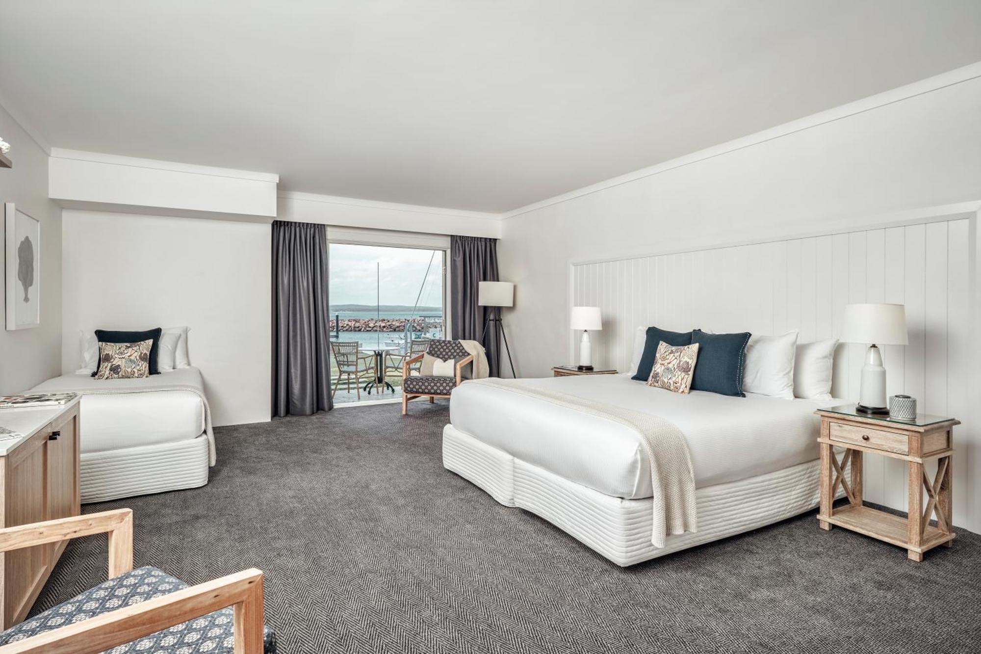 Anchorage Port Stephens Hotel Corlette Стая снимка