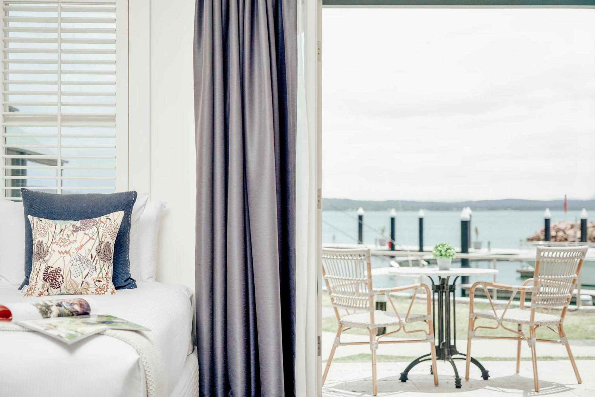 Anchorage Port Stephens Hotel Corlette Стая снимка
