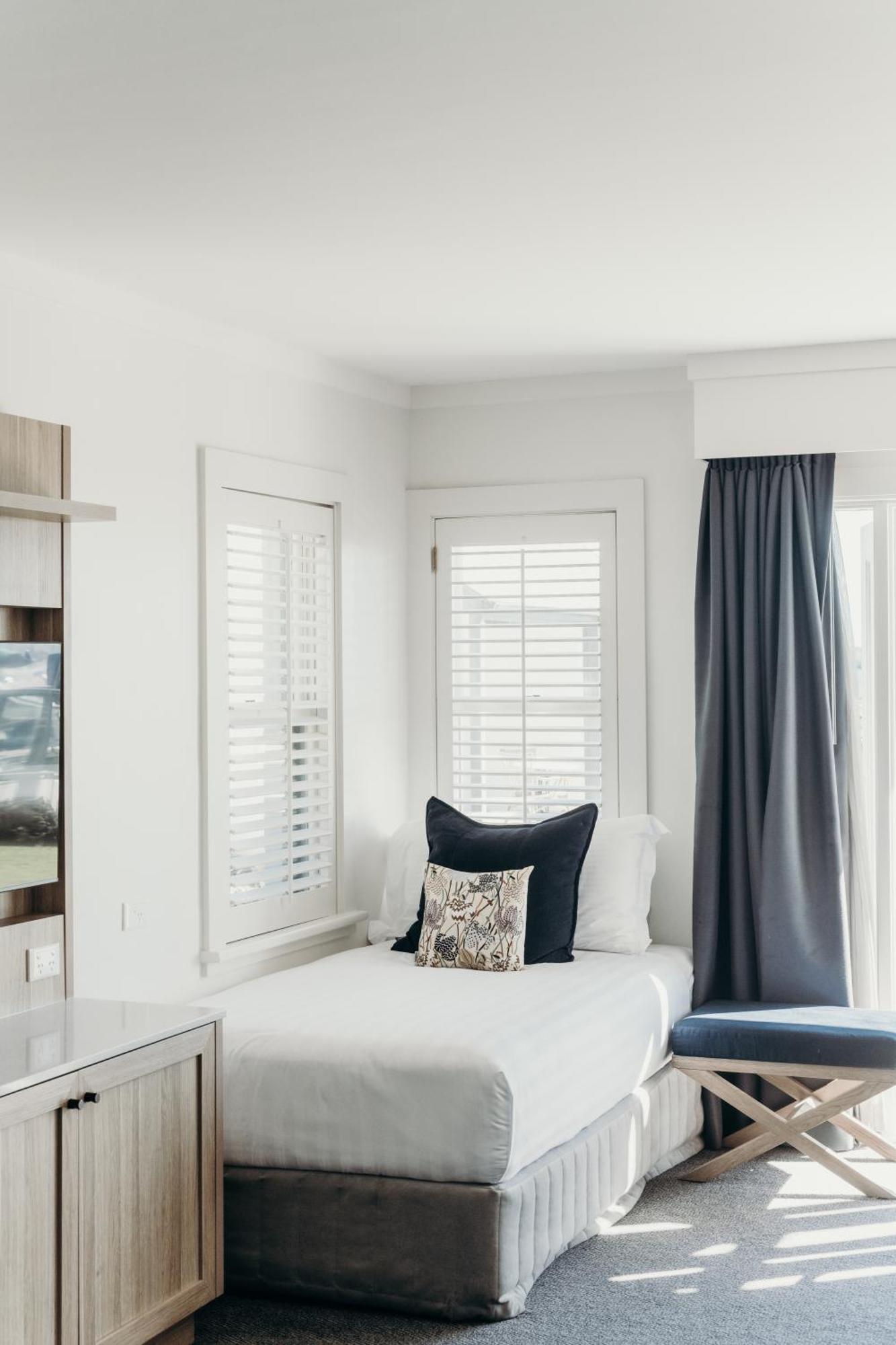 Anchorage Port Stephens Hotel Corlette Стая снимка